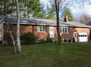 14 Wallace Dr, Delmar, NY 12054