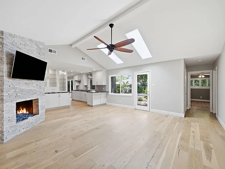 14110 Barryknoll Ln — Photo 9