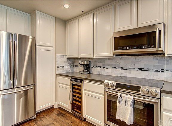 Gorgeous appliances set the tone.