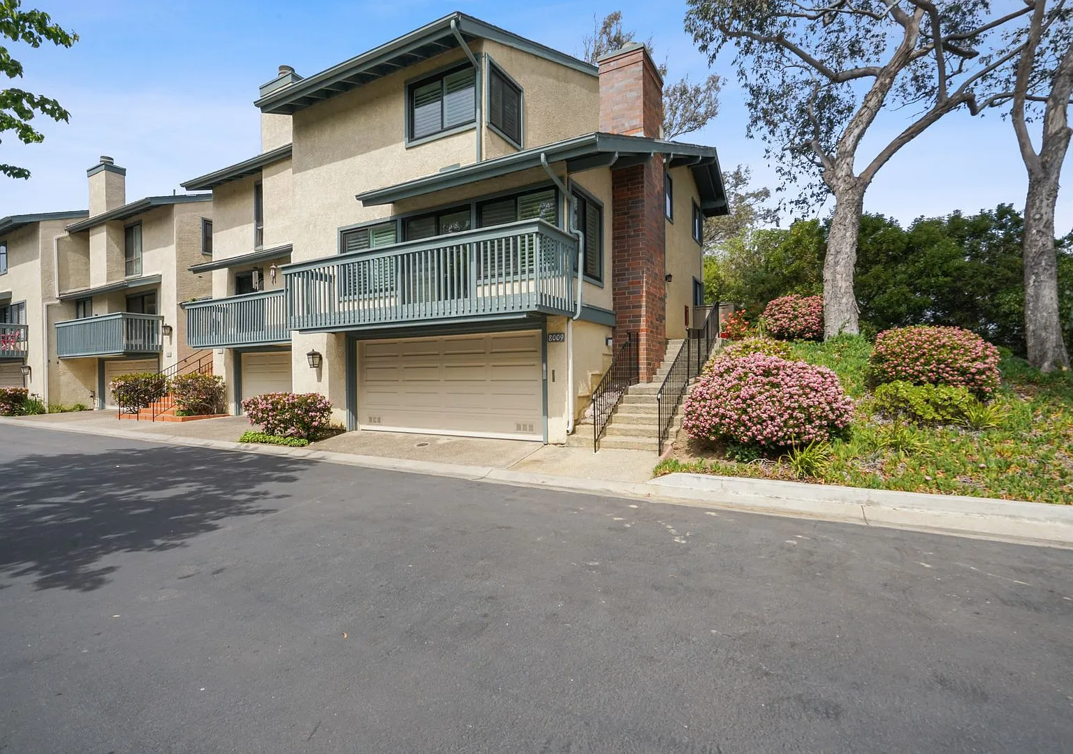 La Jolla Resort Style Living — Photo 1