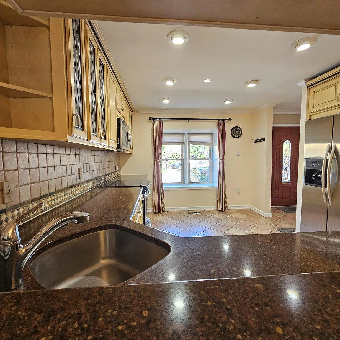 3 bed, 3.5 bath, 1935 sqft, $3,850 — Photo 4