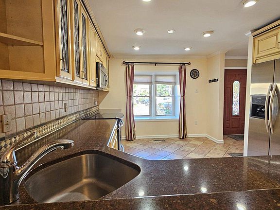 4th image of 10218 Arizona Cir #16