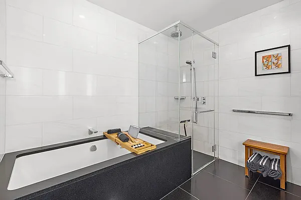 Bathroom, photo 2