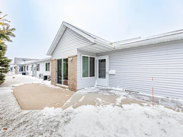 3520 7th St S, Moorhead, MN 56560