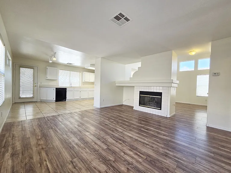 1900 Villa Vista Way — Photo 7