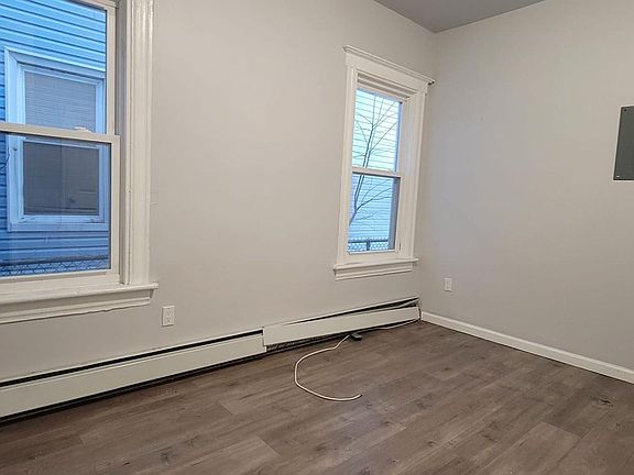 4th image of 222 Elmwood Ave #1R