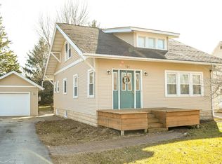 724 E Maple St, Hubbard, IA 50122