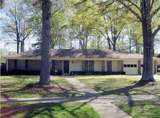1368 Riverwood Dr, Jackson, MS 39211