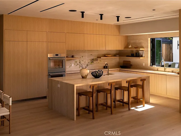 4140 Kraft Ave — Photo 16