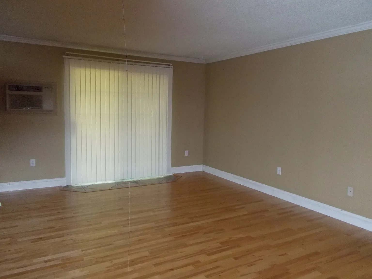 1 bed, 725 sqft, $1,800 — Photo 1