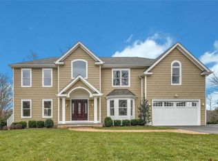 54 Hillside Pl, Northport, NY 11768