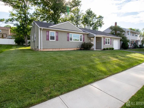 14 Tracey Dr, Milltown, NJ 08850