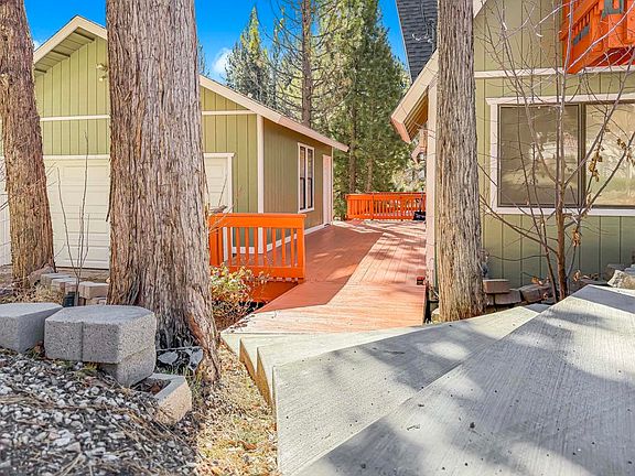 3rd image of 524 Catalina Rd