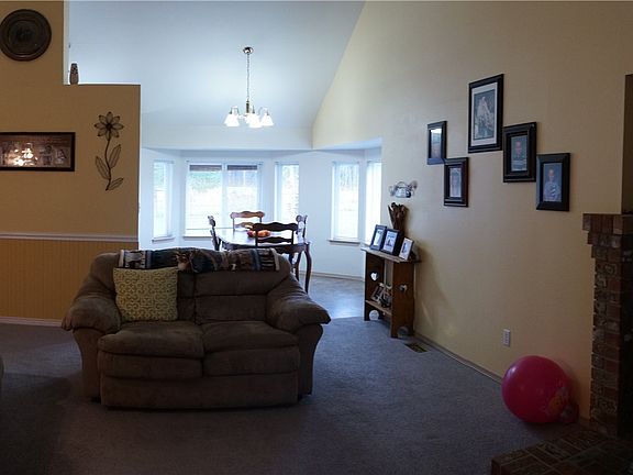 4th image of 32114 87th Ave E