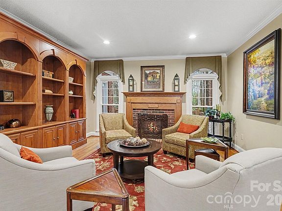 4th image of 9525 Millen Dr