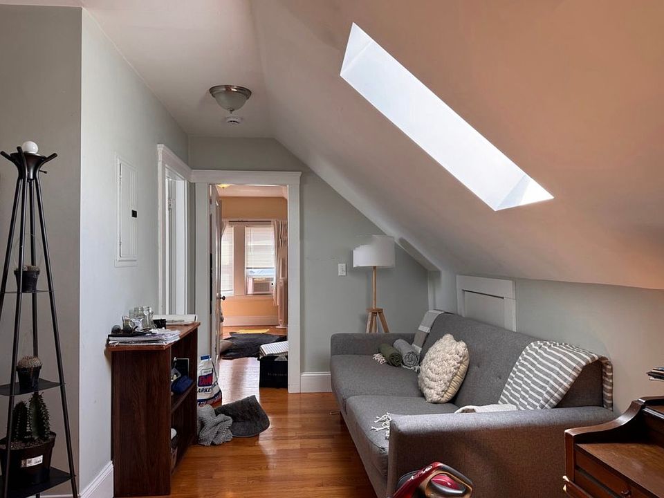 1st image of 34 George St #3