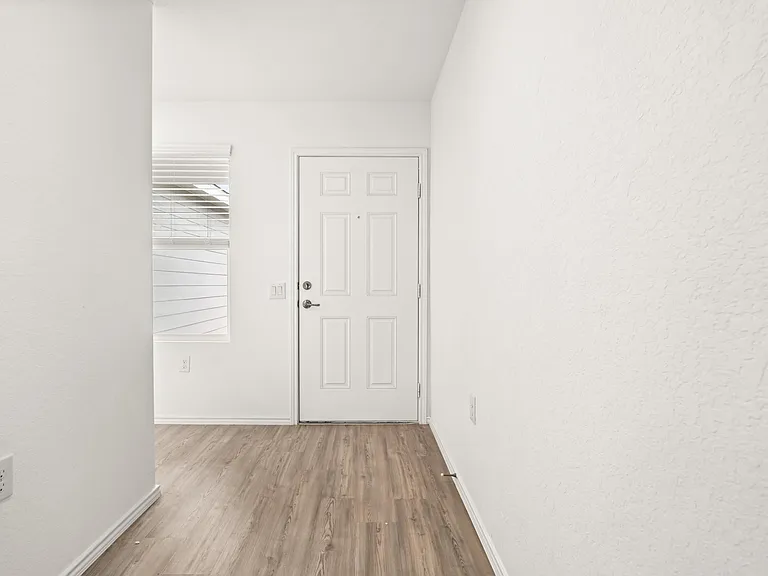 10119 Ana Hts — Photo 4