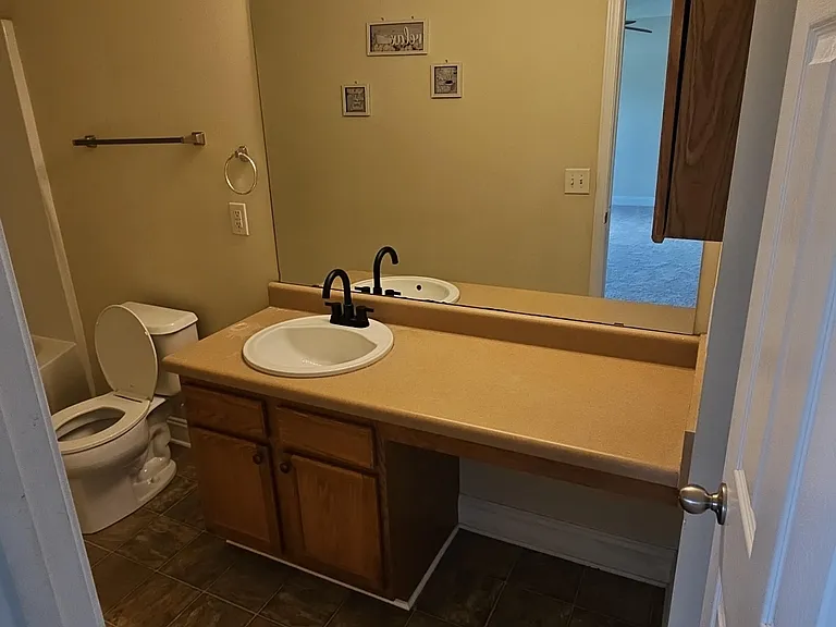 13631 Riding Hill Ave — Photo 16