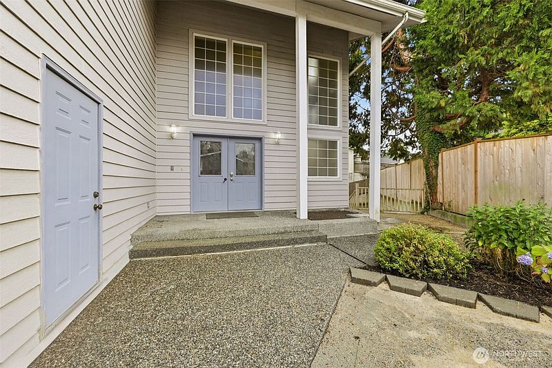 2nd image of 4729 Seahurst Avenue