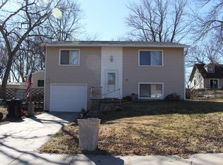 9621 Chester St, Lincoln, NE 68526