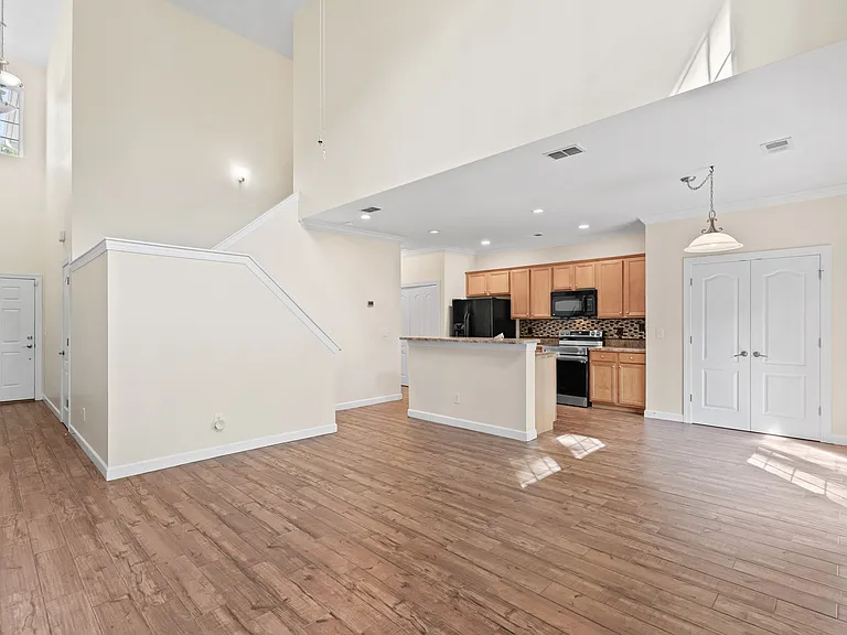 1020 Fairway Ln — Photo 8