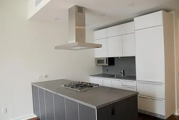 Rented by Keller Williams NYC | media 8