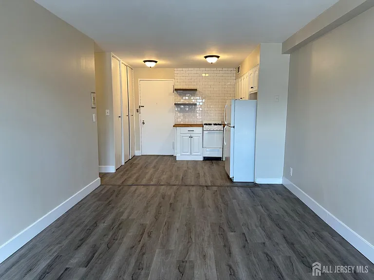 123 S Adelaide Ave #2L — Photo 12