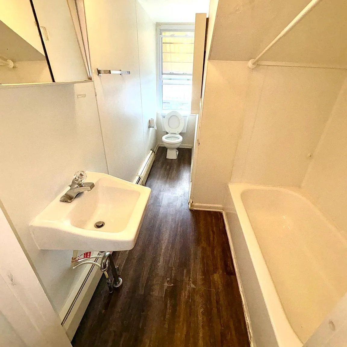 1 bed, 5918 sqft, $900 — Photo 2