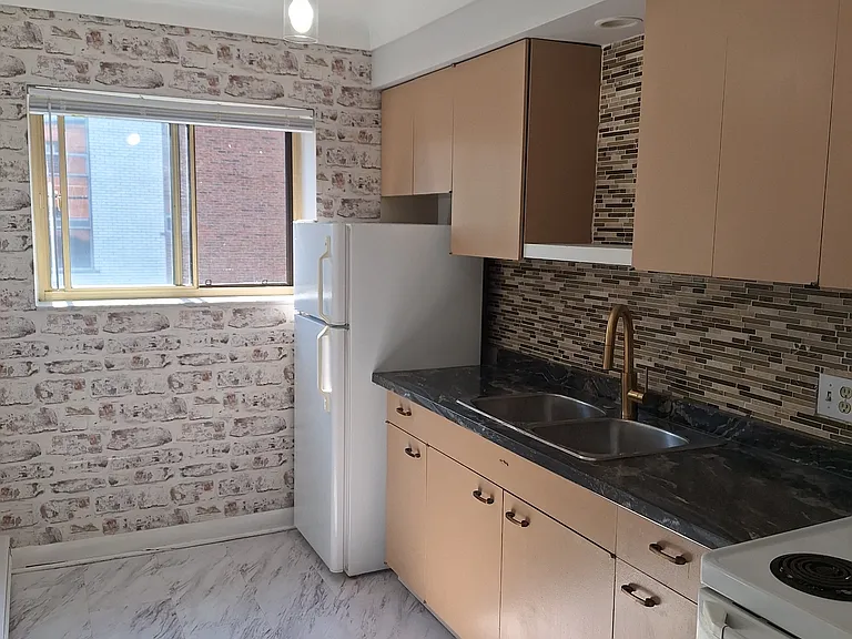 2038 Prospect St — Photo 1