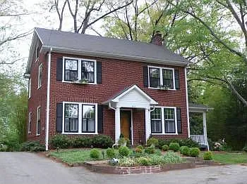 1503 Oxford Rd photo 1