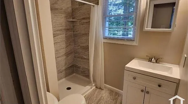229 Maple Ave #B — Photo 6