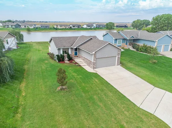 2103 W Schoolhouse St, Haysville, KS 67060