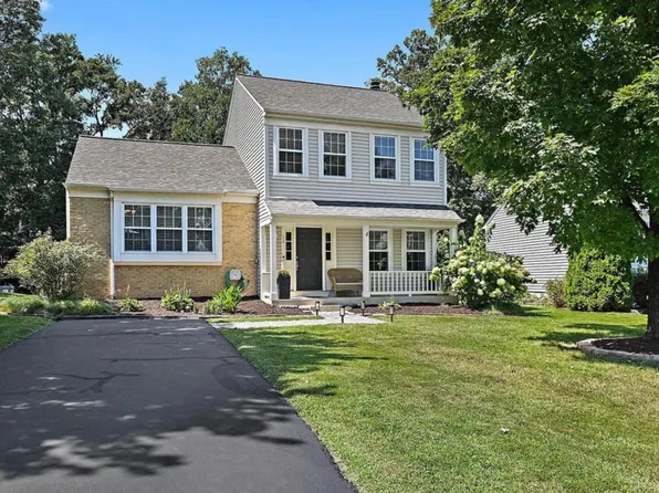 30 Bentley Dr, Sterling, VA 20165