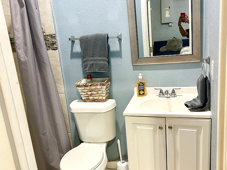 711 NW 19th Ct — Photo 33