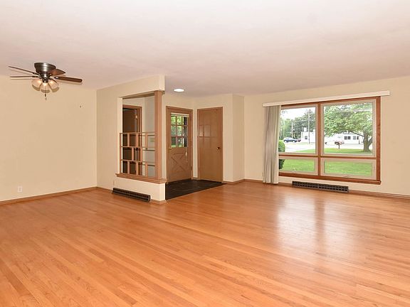 5th image of 9902 Northwestern Ave