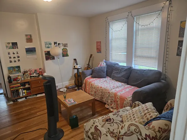 144 School St APT 1L, Waltham, MA 02451
