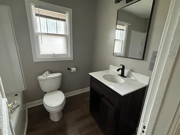 422 S 20th St — Photo 7