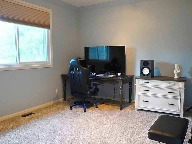 1635 Muirfield Ln — Photo 14