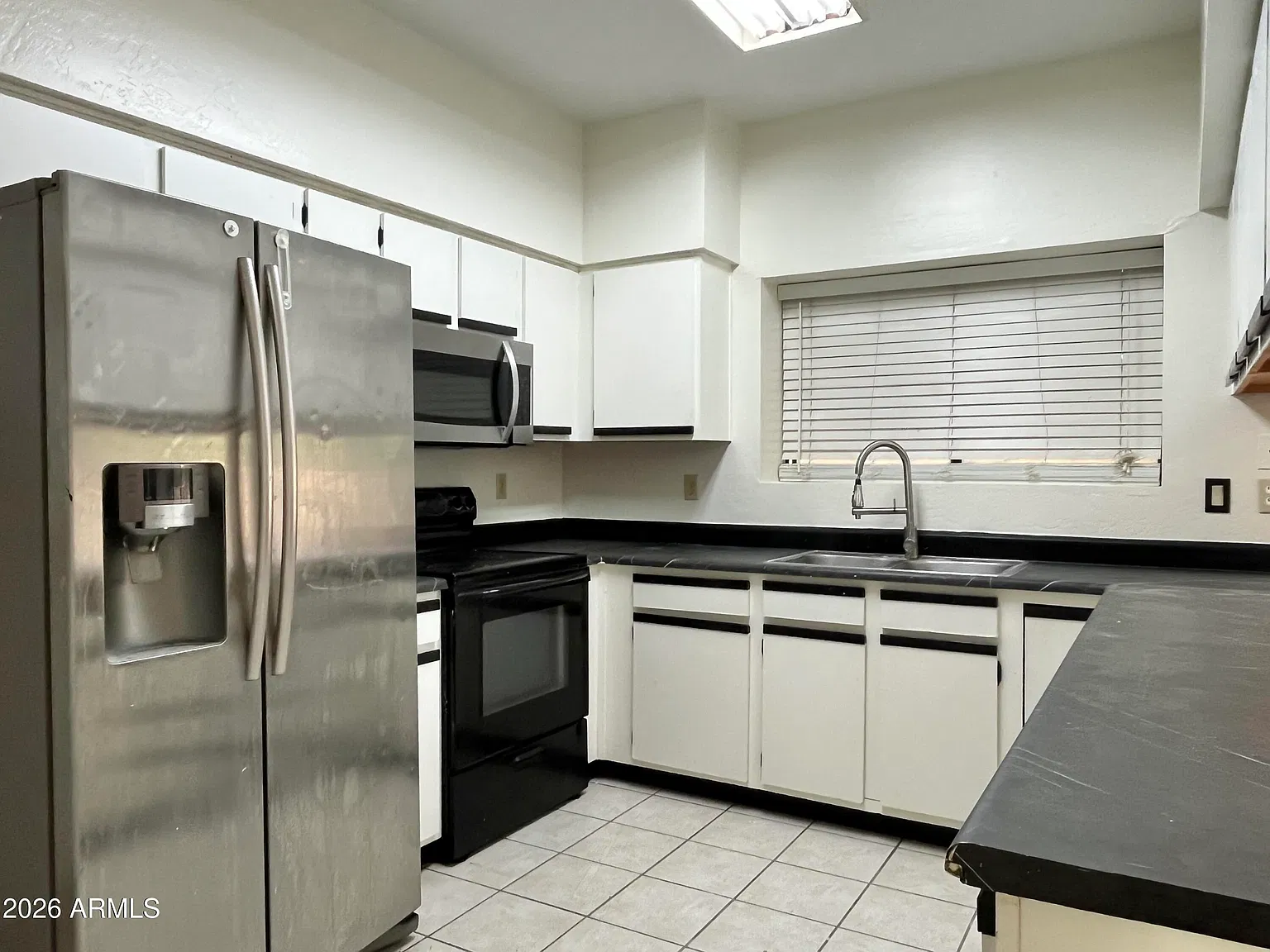 4 bed, 2.5 bath, 1754 sqft, $1,895 — Photo 2