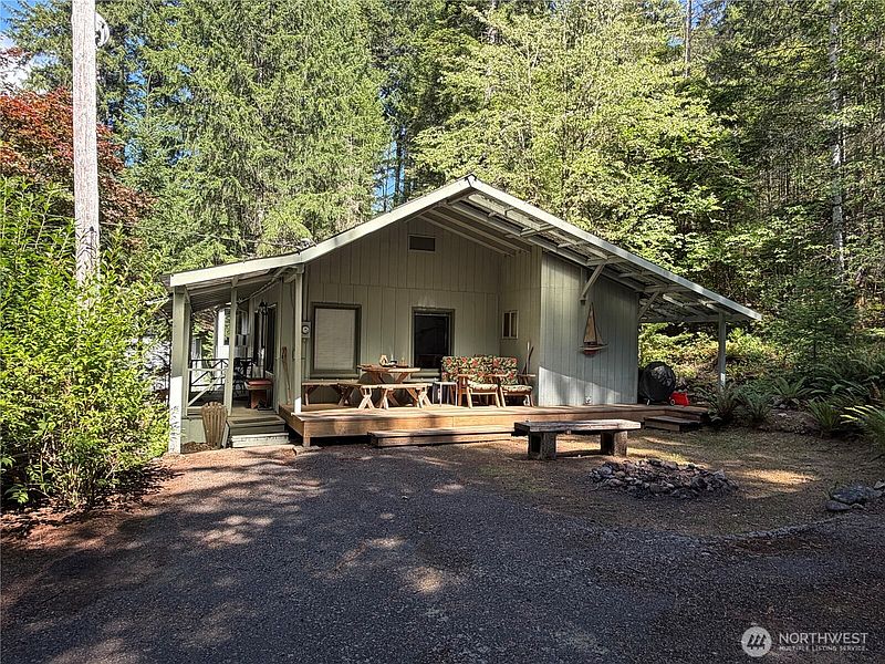 2nd image of 10 Creek Court