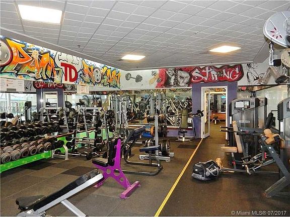4th image of 7601 E Treasure Dr APT 1000