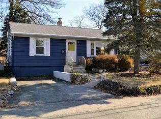 8 Ridgewood Pkwy W, Denville, NJ 07834