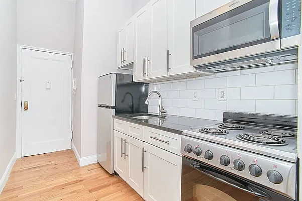 Rented by REAL New York | media 11