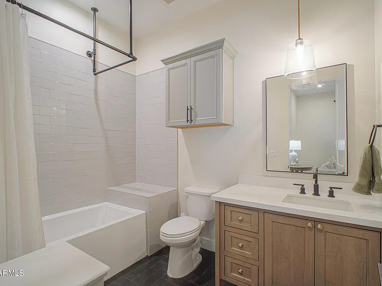 12424 E Victoria St — Photo 36