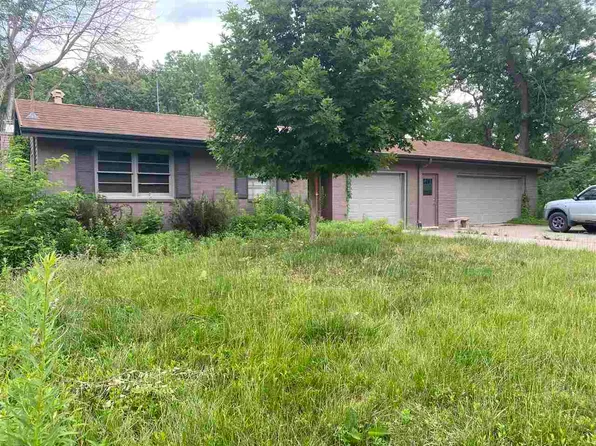 2 Ridgewood Ln, Iowa City, IA 52245