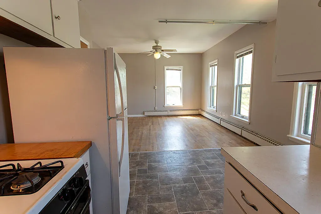 1 bed, 600 sqft, $1,075 — Photo 2