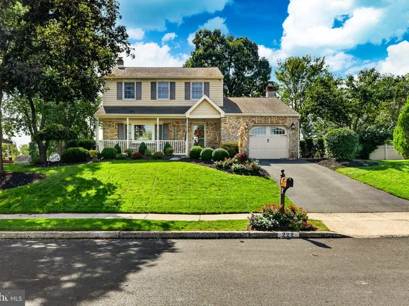 222 Horseshoe Rd, Norristown, PA 19403