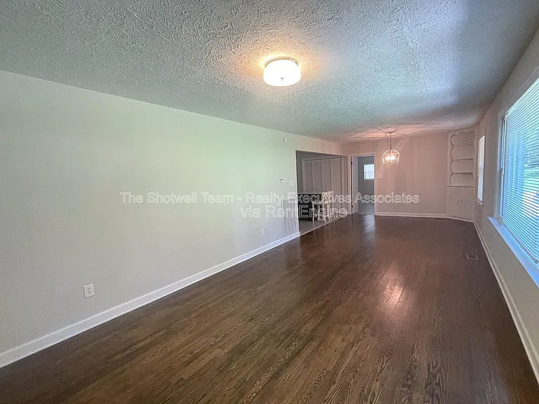 4304 Crosby Dr — Photo 4