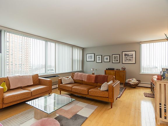 2nd image of 336 W Wellington Ave APT 904