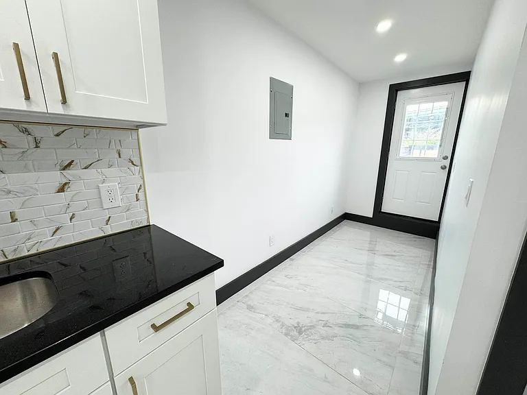 144 Huntington St #1 — Photo 23